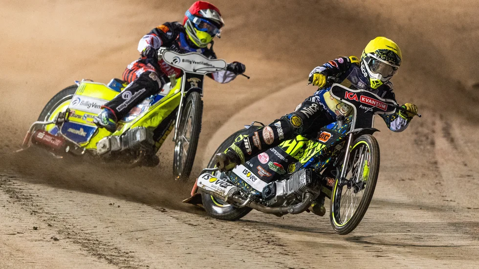 Kenneth Bjerre (gul) kommer att köra för Västervik Speedway kommande säsong.