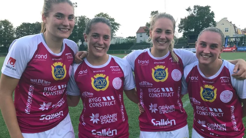 Uppsala fyrverkeri-fixare uppradade. Från vänster: 1-0 Hanna Lundell, 2-0 Alma Nygren, 3-0 Julia Lyckberg, 4-0 Jennifer Sjösten