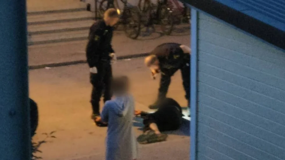Den 7 juni i år hittades en man  skjuten på en gata i Kvarngärdet. Mannen drabbades av mycket allvarliga skottskador.