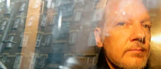 Assange kallas till häktesförhandling