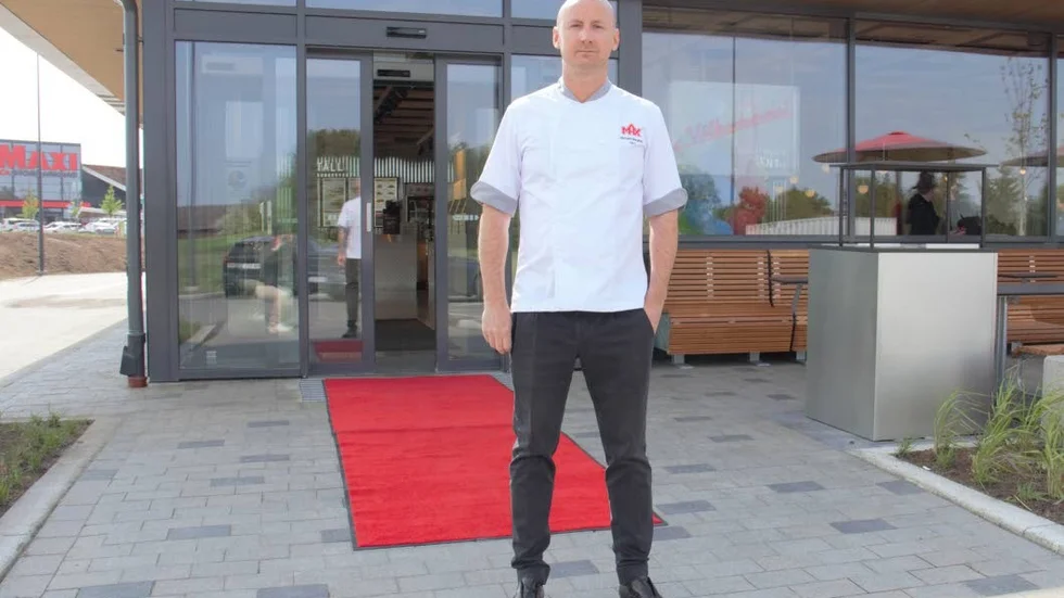 "Vi ser att vi har fler besökare än vad de har och är gästernas favorit i olika typer av mätningar och undersökningar", säger Max koncernchef Richard Bergfors.