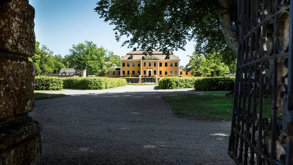 Det blir dubbla föredrag hos Lövstabruks kulturförening den här veckan.