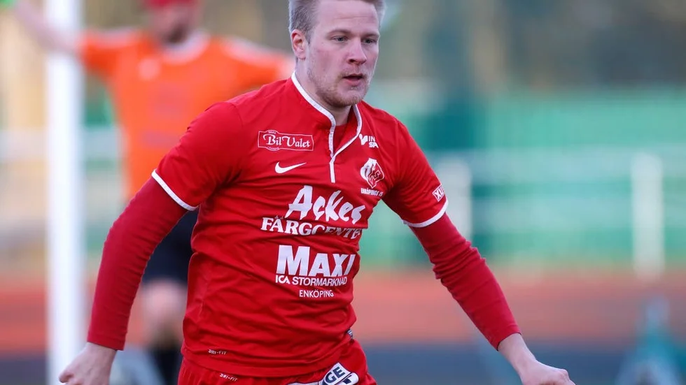 Botten. EIS med Patrik Klaman ligger i nedre regionen i femmans tabell.