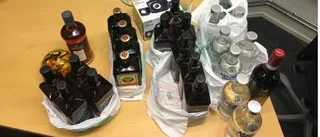 Fyra misstänks för stöldsprit i bil