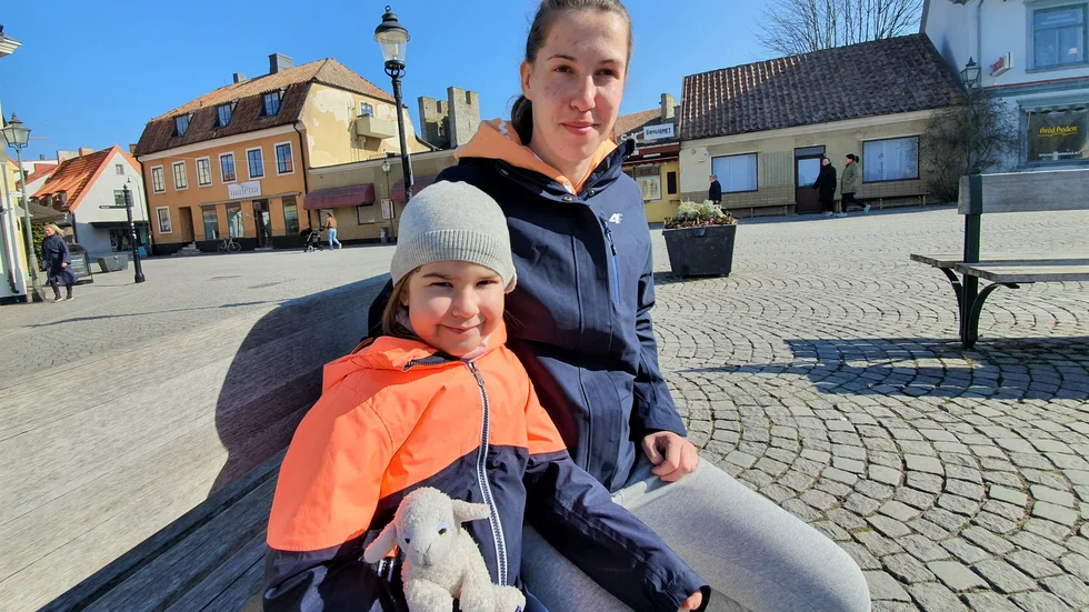 P18:s nyförvärv Enija Vaivode från Lettland är på plats och har med sig 5-åriga dottern  Elisabethe.
