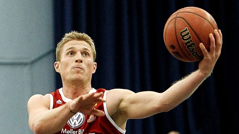 Rhys Carter tränar med Uppsala Basket igen. Senast det begav sig var säsongen 2012/13.