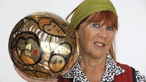 Ulrica Hydman-Vallien, utställningens nestor.