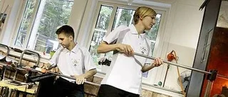 Het invigning av Tobos glasblåseri