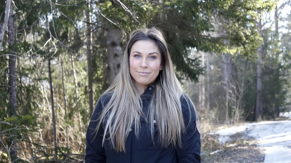 Carol Levacic blev gravid redan som tonåring. Nu berättar hon om livet som trebarnsmamma och vardagspusslet som familjen lägger.