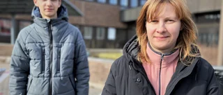De flydde i chock – katten är kvar i lägenheten i Kiev • Nu följer de kriget från Uppsala