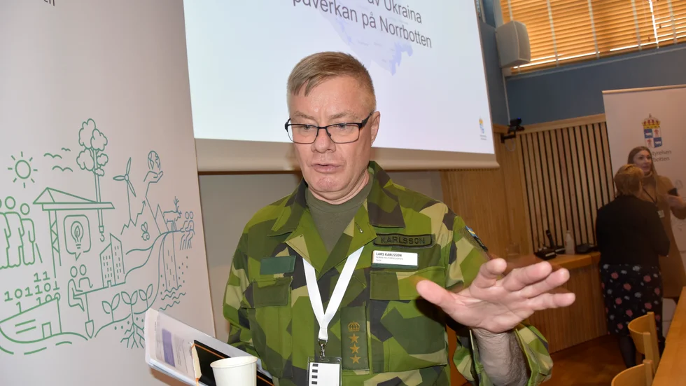 Lars Karlsson, chef för försvarsmaktens region nord, känner sig trygg med de resurser som försvaret inom de fyra norra länen disponerar över. Försvaret har anpassat sig till den nya situationen och fler förband står i beredskap att kunna användas med kort varsel.