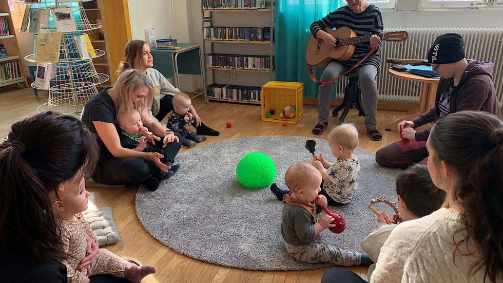 Öppen förskola i Norra Svartbyn lockar många unga föräldrar som bosatt sig i byn.