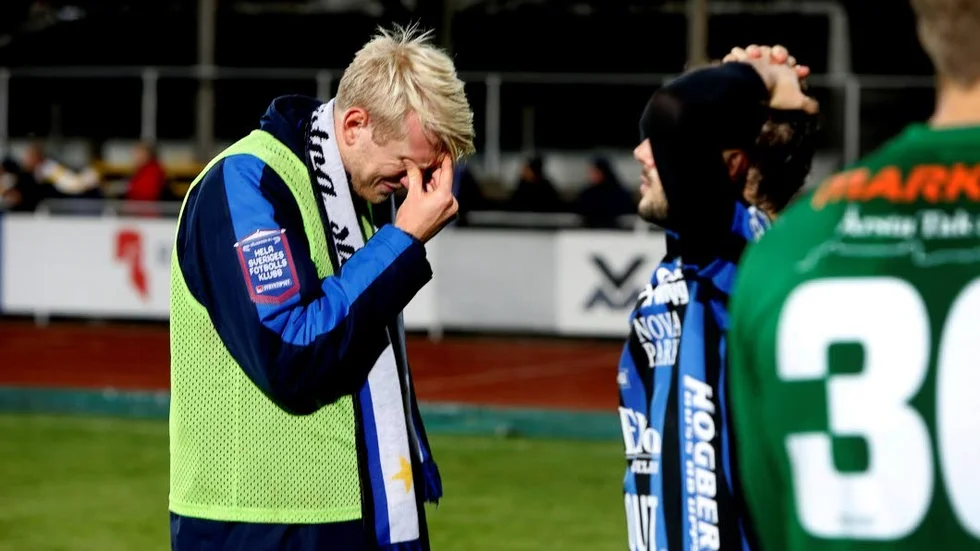 Tårar. Carl Nyström efter sin sista match som Siriusspelare.
