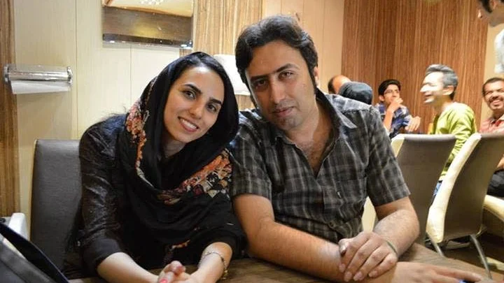 Dömda. Poeterna Fateme Ekhtesari och Mehdi Mousavi har dömts till fängelse och piskrapp för sitt skrivande.
