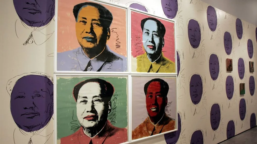 Hyllning? Andy Warhols porträtt av Mao Zedong  på Hamburger Bahnhof in Berlin. Få skulle betrakta det som ett maoistiskt hyllningsporträtt, menar Kristina Lindquist.