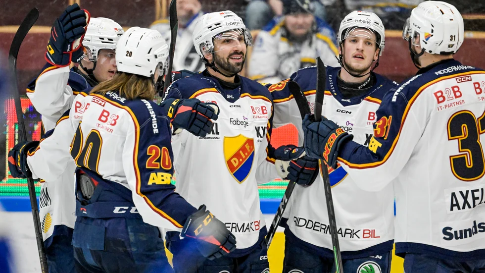 Djurgårdens Emile Poirier jublar efter ett mål mot Leksand. Arkivbild.