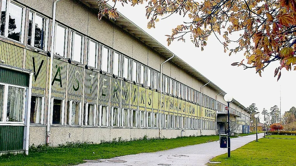 Väktare. Västerviks gymnasium har tagit in väktare för att upprätthålla ordningen.