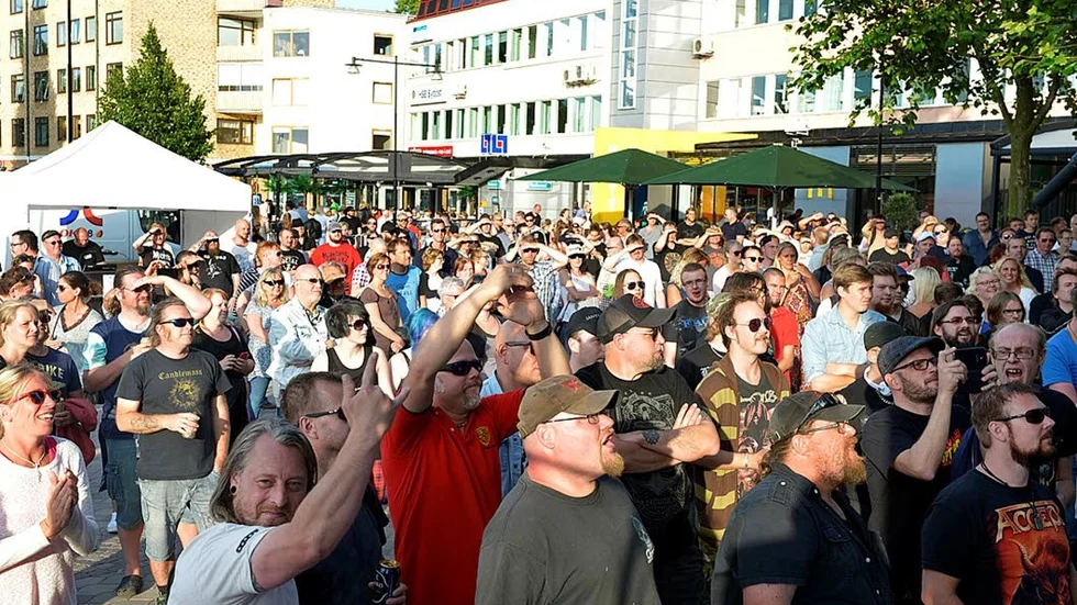 Publiktryck. Håll käft 2015.
