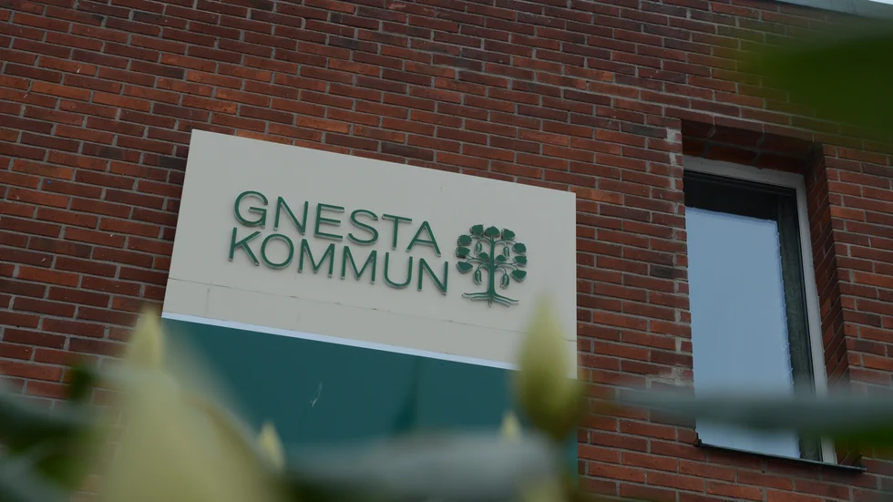 Vänsterpartiet har länge krävt att ett av kommunalråden ska tas bort. Det skulle spara in nästan en miljon om året som behövs bättre i kommunens verksamheter, skriver Per Sicking, ordförande, Vänsterpartiet Gnesta.