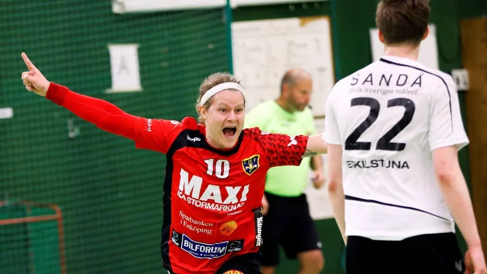 Äntligen. Årets första seger för EHF. Magnus Gladh gjorde fyra snygga mål.