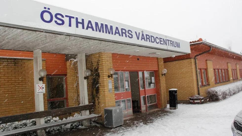 Östhammars vårdcentrum. Anhöringföreningen till boende på Edsvägen 16 vill se att vårdcentralen i Östhammar anställer en geriatriker  som har kompetens om vanliga sjukdomar bland äldre.