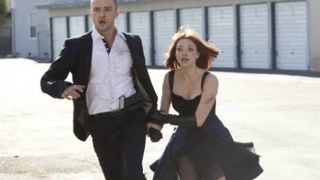 Justin Timberlake och Amanda Seyfried i In time.