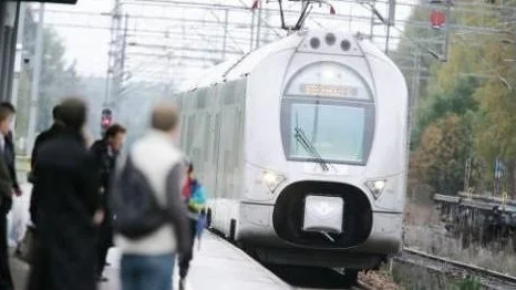 Mälarbanan behöver fler spår, skriver Niclas Malmberg och Johan Edstav.