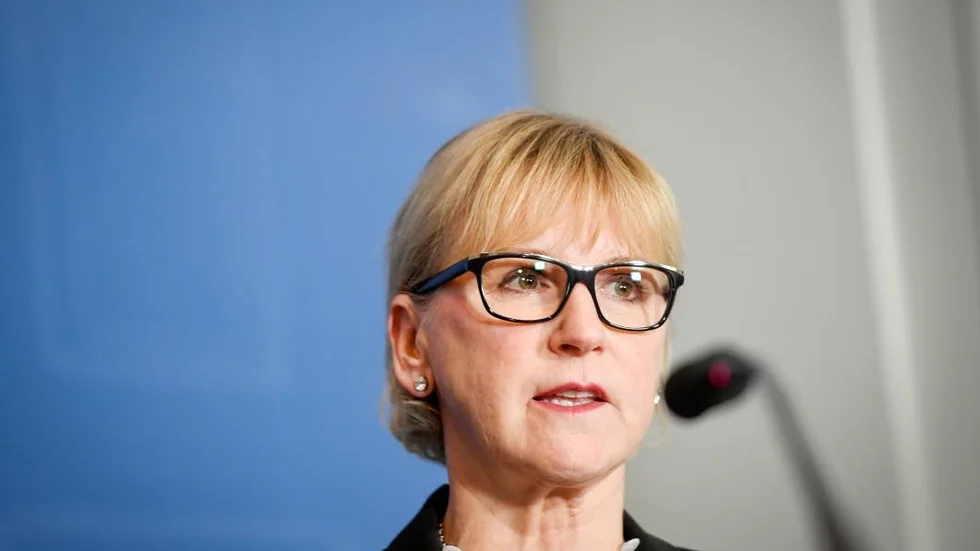 Till Moskva. Utrikesminister Margot Wallström bör vara tydlig mot sin kollega.