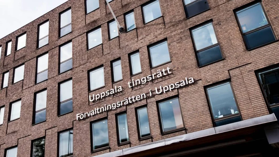 genrebilder:  exteriör Uppsala tingsrätt, Kungsgatan.