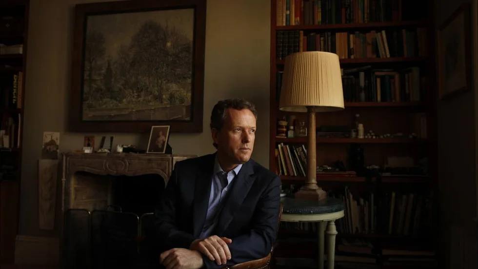 Självbiografiskt. Edward St Aubyn baserar sin romansvit ”Romanerna om Patrick Melrose” på egna upplevelser som ung.