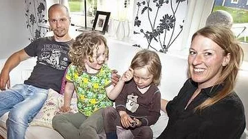 Stefan Göransson, August Göransson, Alfred Göransson och Frida Ström har bott i Alsike, utanför Knivsta i 4 1/2 år.
