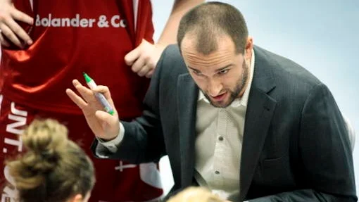 Zlatan Hadziresic ändrar i Salléns anfallsspel.