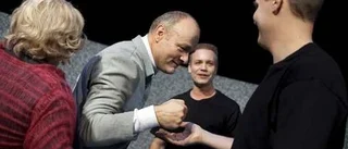 Norén diskuteras på Stadsteaterns scen