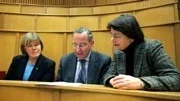 Eva Lundström, chefsåklagare (t.v), Erik Lempert, lagman och Gun Heimer, professor vid Rikskvinnocentrum, ska tillsammans utreda vad som händer efter att en kvinna anmält en våldtäkt.