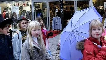 Cirkusparaden gick från Forumtorget och till Grand.