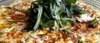 Sparrisfritatta med parmesanost