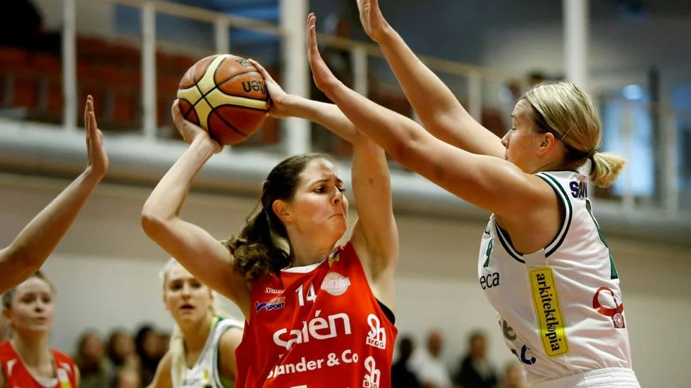 Förberedd. Salléns Katarina Andersson tror att ett bra försvar är rätt väg till poäng mot Northland.