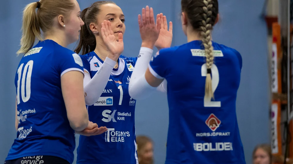 Lowisa Nilsson, till vänster, var bäst på plan mot Stockholms Vingar B. Här tillsammans med Wendela Granberg och Linn Fransson.