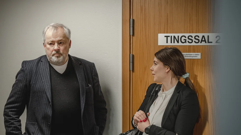 Christer B Jarlås och Karoliina Ikonen Huhtanen gick hårt åt Smurfit Kappa och Green Cargo i sina slutanföranden. De var även överens om lastbilschaufförens ansvar i dödsolyckan.