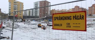 Uppmaning: Stå inte i fönster