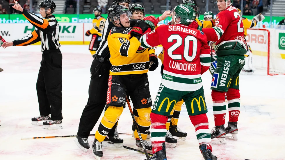"Det var ett ganska väntat beslut. Jag förstår att Juhani blev förbannad, Joel drog ju klubban i honom på ett ganska våldsamt sätt. Det är samtidigt inte tillåtet att slå till en spelare som inte är uppmärksam", säger Luleå Hockeys sportchef Stefan Nilsson.