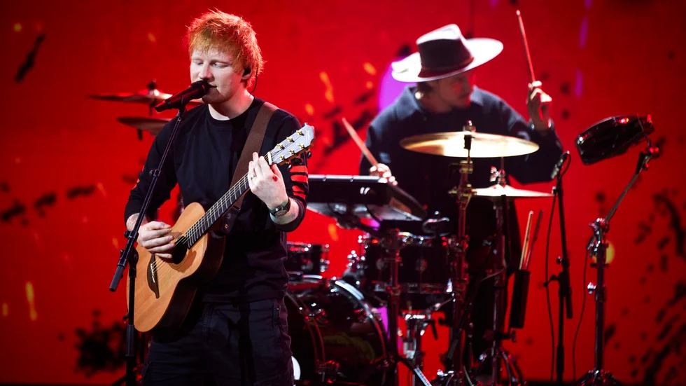 Ed Sheeran medverkar på populär jullåt om korv. Arkivbild.