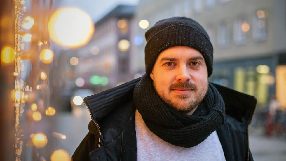 Christoffer Urborn ser framemot sin svärmors revbensspjäll. "Annars får hon kanske vända i dörren", säger han. 