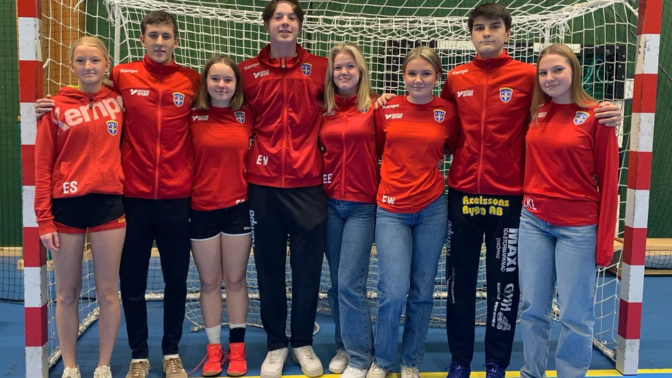 EHF ungdomar: Nellie Bayard, Jesper Almqvist, Ebba Salomonsson, Edvin Westlöf, Elsa Ekström, Ella Warnstad, Gustav Broström och Linnea Lindevall. Saknas på bilden Sigge Hedin. 