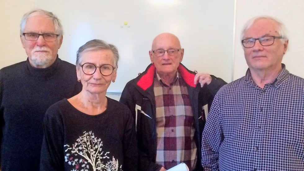 De vet mest. Det vinnande laget, Sven-Olof Lindgren, Birgitta Gustafsson och Ingemar Nygren samt Rolf Holm, frågekonstruktör.