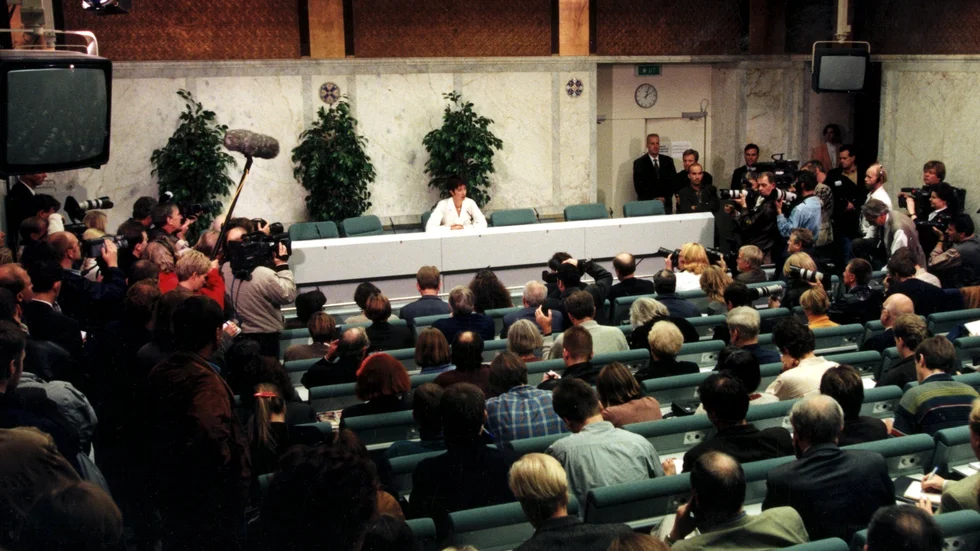 Mona Sahlin när hon instiftar "time out" som ny möjlighet för riksdagspolitiker efter kontokortsskandalen 1995.