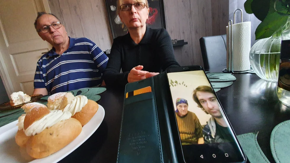"Min mamma och min son upplevde bombningarna. Det är inte första gången. De bodde tidigare i Luhansk och när kriget började där 2014 flyttade de till Borispol."
