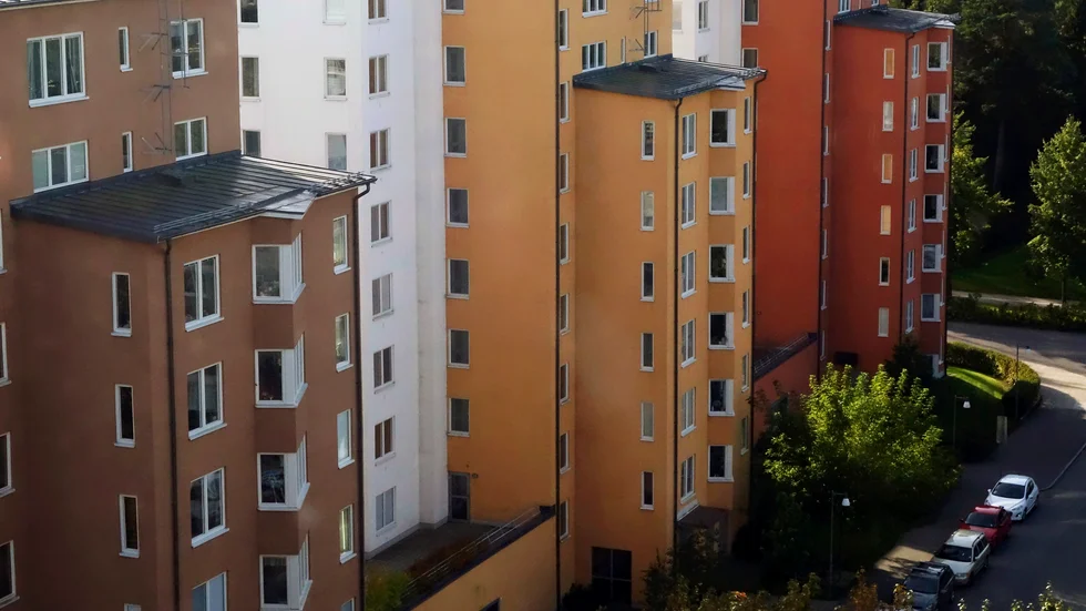 För de som har svårt att komma in på den vanliga bostadsmarknaden är svarta hyreskontrakt ibland det enda alternativet.
