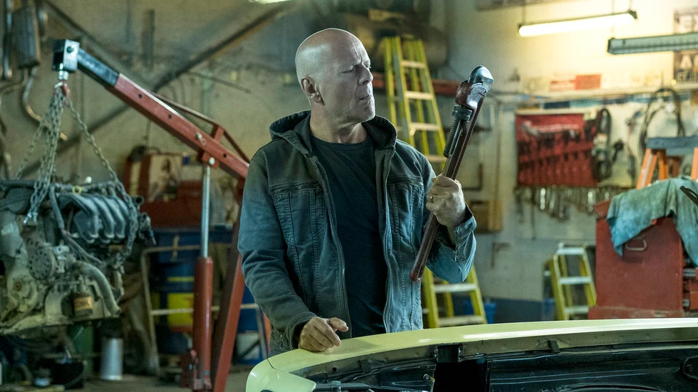 Bruce Willis stars som Paul Kersey. 
