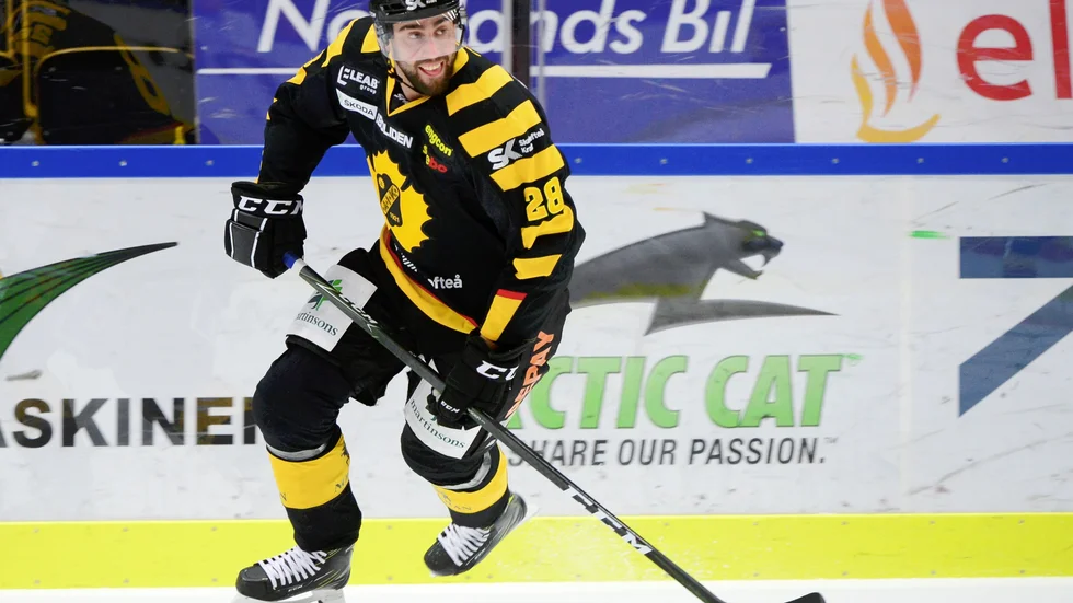 AIK:s Johan Alm tränar fortfarande inte med laget på is. 
